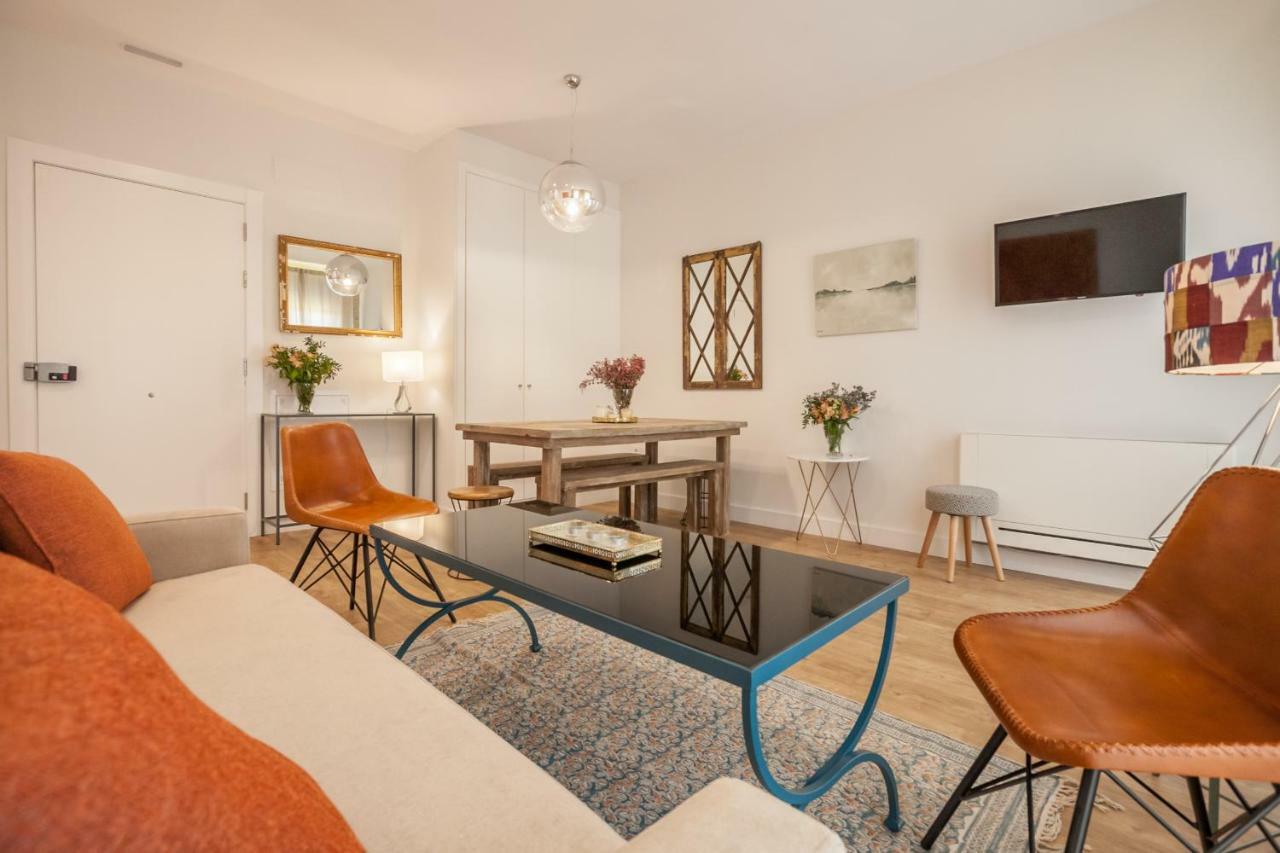 Apartamentos Rg Suites Jardines De Murillo Sevilla Kültér fotó