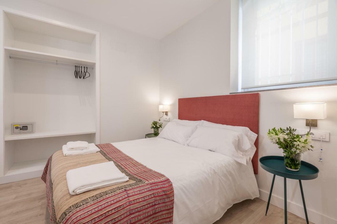 Apartamentos Rg Suites Jardines De Murillo Sevilla Kültér fotó