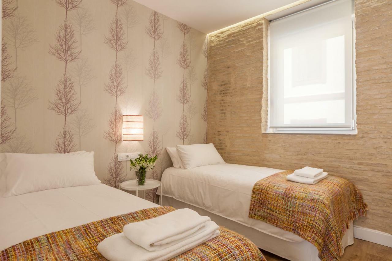 Apartamentos Rg Suites Jardines De Murillo Sevilla Kültér fotó